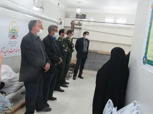 اهدای دو تخته قالی دست باف به مسجد محل و وقف سه تخته به امام حسین(ع)