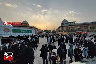 خدمت&zwnj;رسانی اعضای تشکل&zwnj;های شبکه جوانان رضوی همدان به عزاداران حسینی/ فعالیت چایخانه امام رضا(ع) در دهه اول ماه محرم
