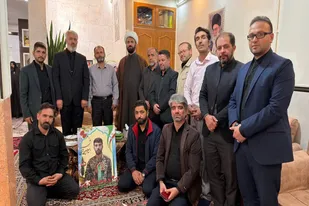 دیدار مسئولان شهرستان بهار با خانواده شهید امیرحسین حسنی+تصاویر
