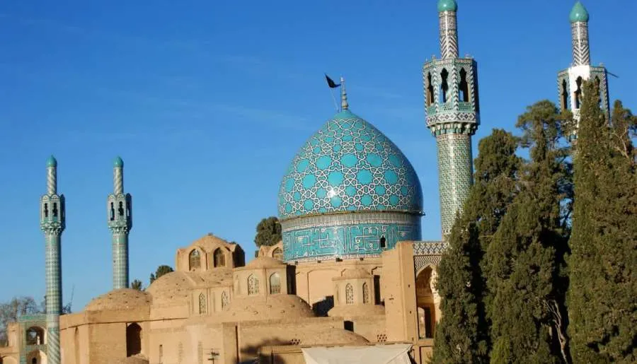 مرمت گنبد آرامگاه شاه نعمت‌الله ولی آغاز شد