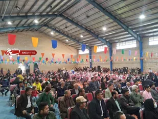 جشن بزرگ انقلاب در سالن ورزشی شهید تاجیک روستای طارند