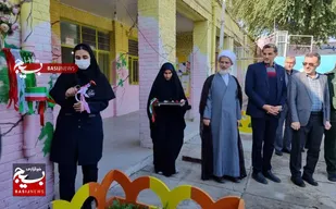 نواختن زنگ انقلاب اسلامی در شوشتر
