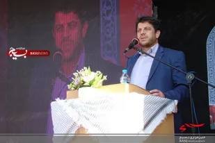 به&zwnj;درستی که کارگران در دوران دفاع مقدس در دو جبهه در حال نبرد بودند