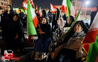 تجمع پرشور مردم در میدان جمهوری اهواز