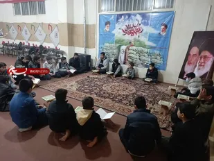 به همت بسیجیان پایگاه شهید رجایی محله جروکان ، حلقه های قرآنی در محل حسینه برگزار می گردد
