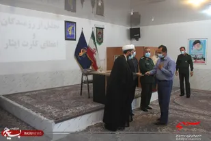 آیین تجلیل ازرزمنگان واعطای کارت ایثار به مناسبت هفته دفاع مقدس درسپاه تنگستان