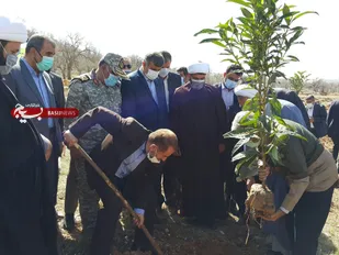 آیین درختکاری در بوستان شهدای تیپ ۴۸ فتح برگزار شد/سردار حکمتیان:&nbsp;غرس ۲۵۰۰ اصله نهال توسط تیپ ۴۸ فتح&nbsp;/  استاندار: ۶۰ درصد جنگل های بلوط کهگیلویه و بویراحمد از بین رفته اند