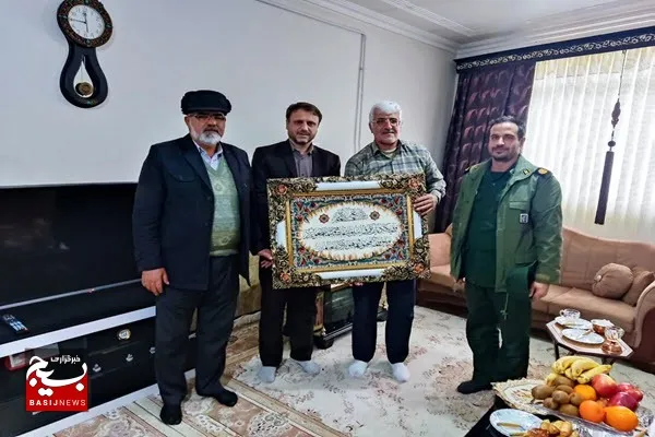 دیدار بسیجیان حوزه امام حسن مجتبی(ع) صالح آباد با جانبازان دفاع مقدس