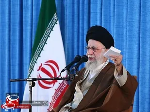 جمعیت حاضر در سی و چهارمین سالگرد ارتحال ملکوتی حضرت امام خمینی(ره)