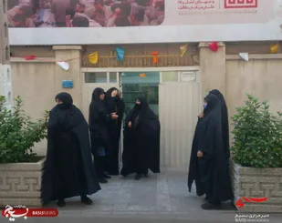 بازدید بسیجیان پایگاه شهدای ۱۹دی از منزل شهید مهدی زین الدین