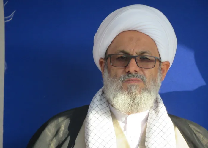 دشمن با ایجاد فشار اقتصادی در صدد نا امید کردن مردم از نظام است