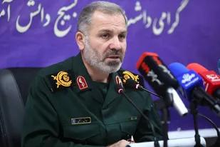 &nbsp;شعار امسال هفته بسیج دانش&zwnj;آموزی، &laquo;می&zwnj;فهمیم، می&zwnj;سازیم و می&zwnj;ایستیم&raquo; است