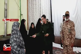 تجلیل فرمانده حوزه مقاومت بسیج امام حسن(ع) صالح آباد از خواهران پشتیبان جنگ