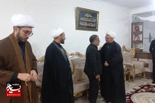 دیدار مسئول نمایندگی ولی فقیه در سپاه استان همدان با خانواده شهدای جنگ رمضان در نهاوند