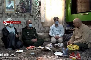 دیدار سردار رزمجو با سه خانواده شهید و جانباز عملیات آزادسازی خرمشهر