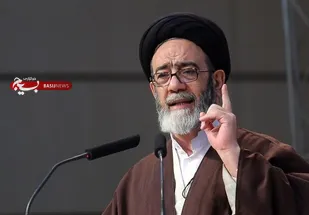 نماز جماعت به عنوان یکی از شعائر مهم اسلام باید در ادارات مورد توجه قرار گیرد