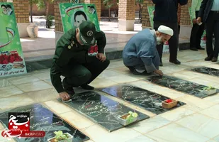 مزار شهدای خلیل آباد در سالگرد ارتحال امام(ره) گلباران شد + عکس