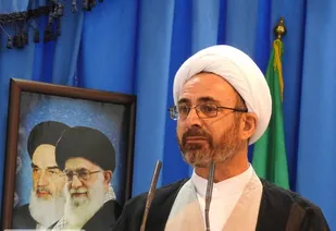 ایرانیان به برکت انقلاب اسلامی در حال بازگشت به گذشته باشکوه خود هستند