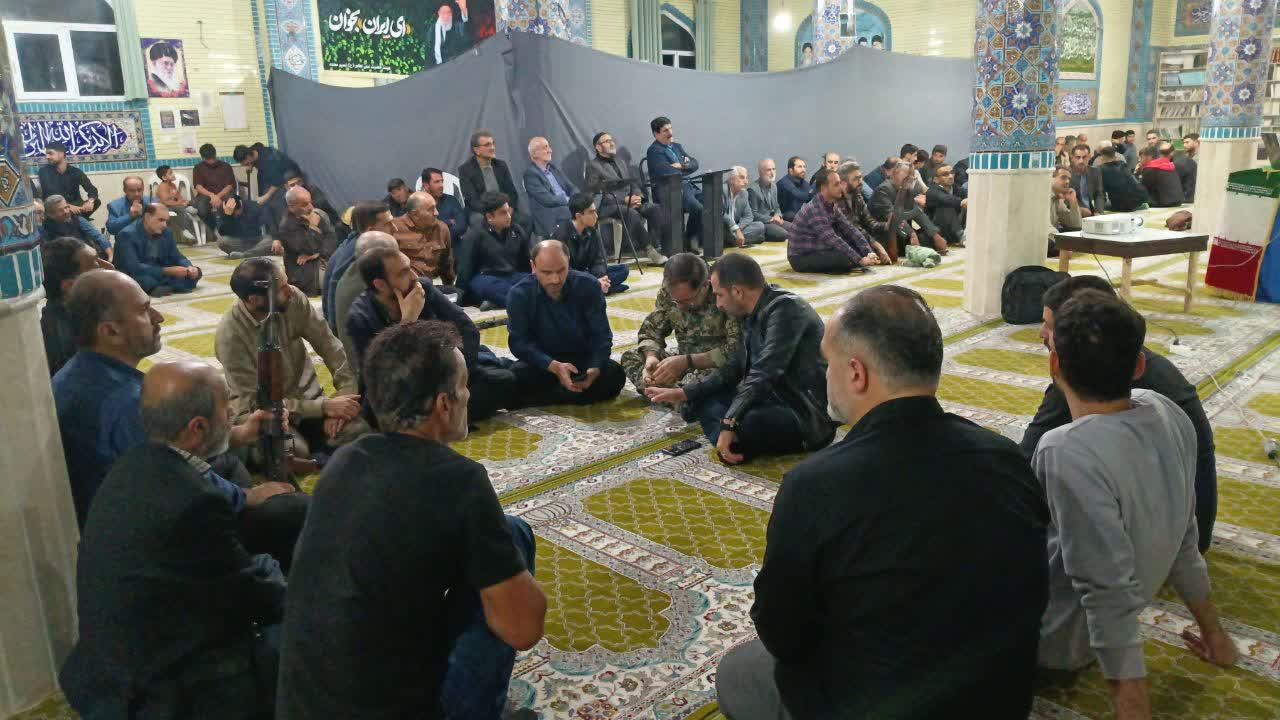 هر بسیجی آگاه، توطئه دشمن را خنثی میکند هر بسیجی آگاه، توطئه دشمن را خنثی میکند