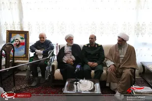 گزارش تصویری از دیدار سردار حیدرنیا فرمانده  سپاه البرز با خانواده شهید همایون(ابراهیم) معدنی