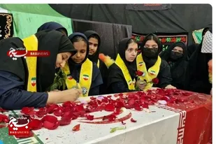 استقبال باشکوه دانش&zwnj;آموزان محمدآباد از پیکر شهید گمنام دفاع مقدس