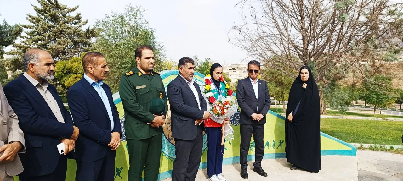 استقبال از دختر قهرمان لرستان 