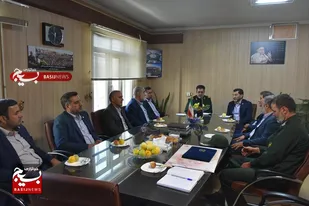 دیدار مدیر شعب بانک سپه منطقه همدان با فرمانده جدید سپاه انصارالحسین (ع)