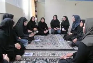 10بانوی کارگر کارخانه سیمان کرمان حجاب چادر را برگزیدند