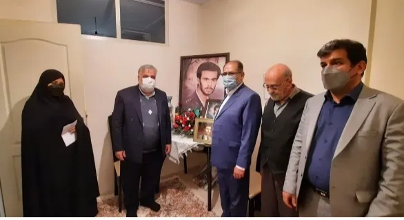 دیدار مسئولان بنیاد شهید با خانواده شهید سالک اصفهانی
