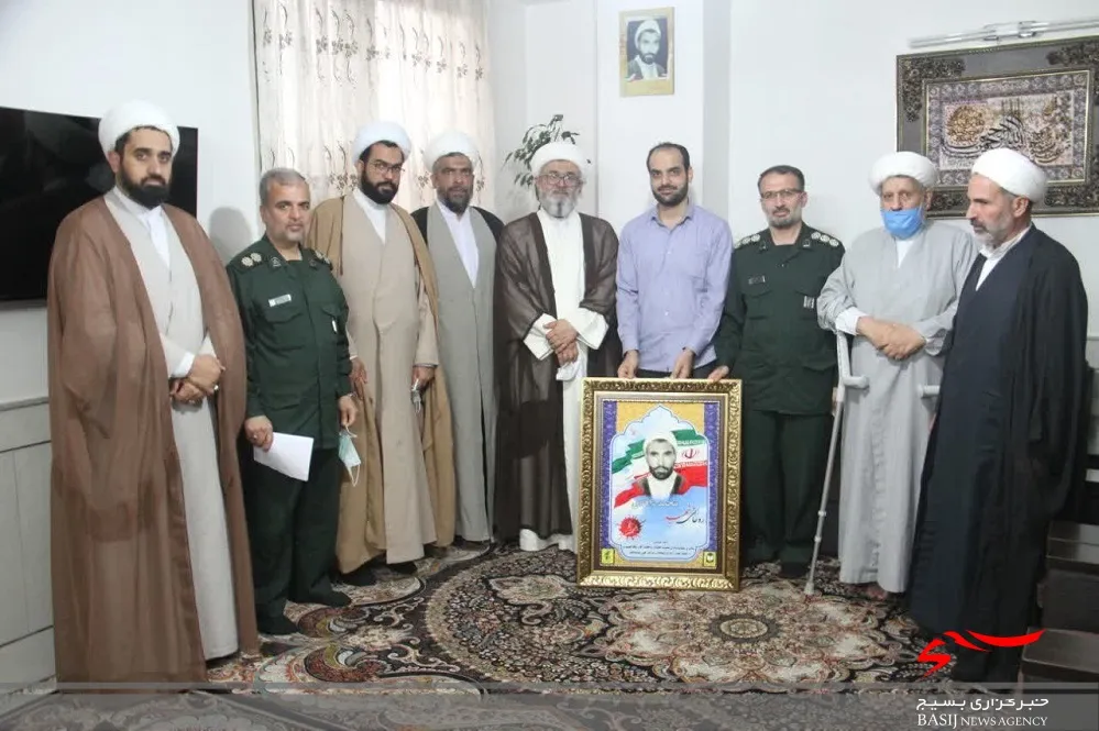 مسئولان ناحیه امام حسن(ع) با خانواده شهدای روحانی دیدار کردند