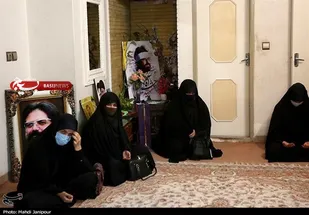 دیدار جمعی از خواهران بسیج مهندسین  عمران و معماری  اصفهان با خانواده پاسدار شهید مهندس حسین آقادادی