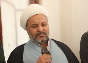 عزت مؤمن در مسیر ولایت ماندن است