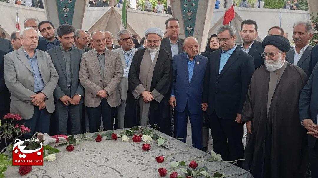 گلباران مقبره حکيم عمر خيام نيشابوري