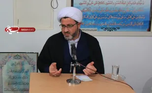 شکست آمریکا در طبس از وعده های صادق الهی بود/اگر ما با خدا باشیم خدا زمین و زمان را در اختیارمان قرار می&zwnj;دهد