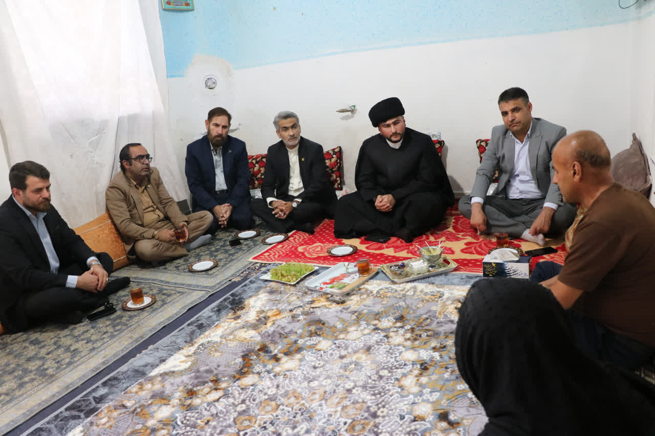 دیدار مرکز وکلای استان و بسیج حقوقدانان کهگیلویه و بویراحمد با خانوادههای شهدا + ( تصاویر ) دیدار مرکز وکلای استان و بسیج حقوقدانان کهگیلویه و بویراحمد با خانوادههای شهدا + ( تصاویر )