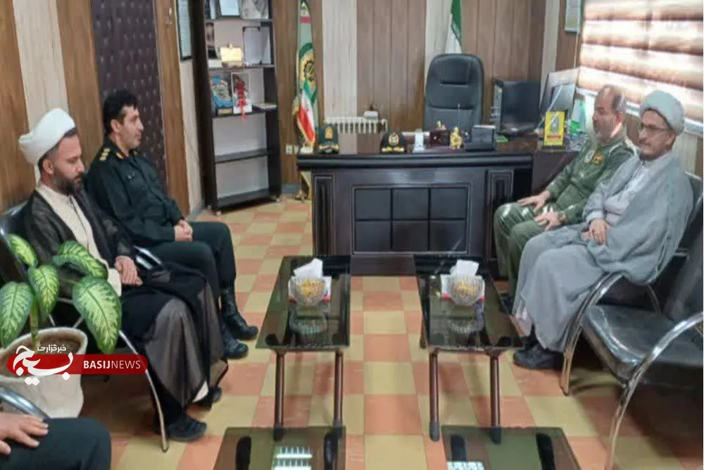 دیدار فرمانده پایگاه شهید نوژه همدان با فرمانده انتظامی کبودراهنگ دیدار فرمانده پایگاه شهید نوژه همدان با فرمانده انتظامی کبودراهنگ