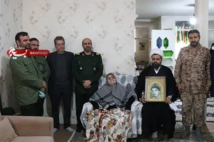 دیدار سردار حیدرنیا با خانواده شهید خسرو قادری