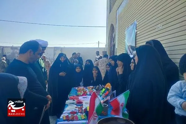 برگزاری نمایشگاه دستاوردهای صالحین حوزه کوثر هامون