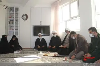دیدار مسئولین ناحیه امام حسن (ع) با خانواده‌های شهدا