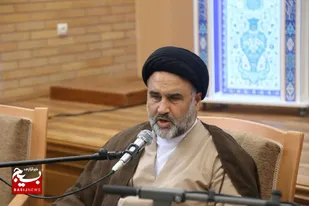 دانشجوی قرآن باید زینت قرآن باشد