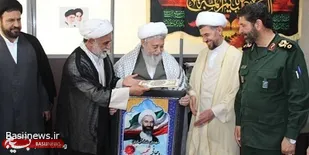 دیدار با خانواده روحانی شهید آیت&zwnj;الله شاه&zwnj;آبادی