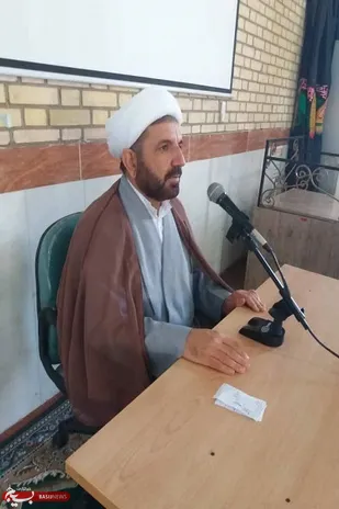 ارتباط مردم با یکدیگر در جامعه باید به دور از نگاه جنسیتی باشد و این امر، فقط با عفاف امکان پذیر است
