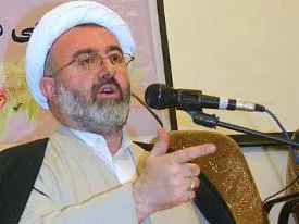 توجه به مبانی امام شناسی و معصوم شناسی شیعیان را از گمراهی نجات می‌دهد