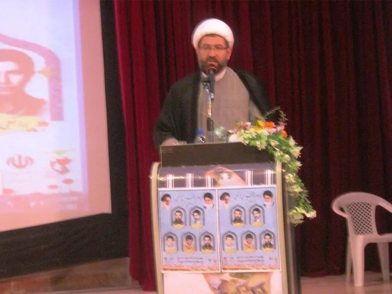 شهداء الگوی جامعه در مسیر رسیدن به کمال هستند