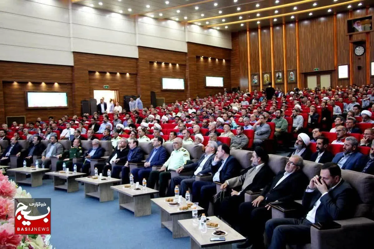  

سیزدهمین یادواره شهیدان رجایی و باهنر و ۶۳ شهید کارمند استان قزوین برگزار شد+عکس