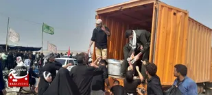 توزیع &nbsp;آب شرب بین مواکب در مسیر مشایه ی شادگان