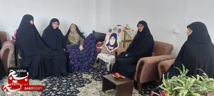 دیدار مسئول بسیج جامعه زنان استان با خانواده شهیده طیبه زمانی
