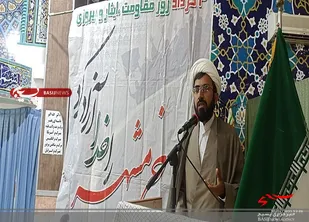 این انقلاب با خون نزدیک به ۲۳۰ هزار شهید به دست آمده یعنی برای هر صندلی مدیریتی این کشور خون ۷۲ شهید ریخته است.