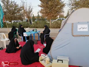 دوخت ۵۰۰ چادر صلواتی توسط گروه های جهادی طلاب خواهر قمی