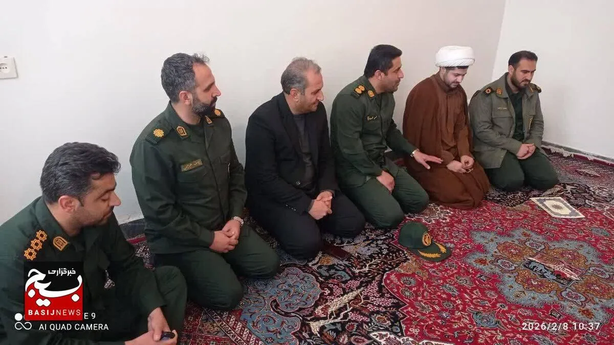 دیدار مسئولان سپاه رومشکان با خانواده‌های معظم شهدا به مناسبت دهه فجر+عکس